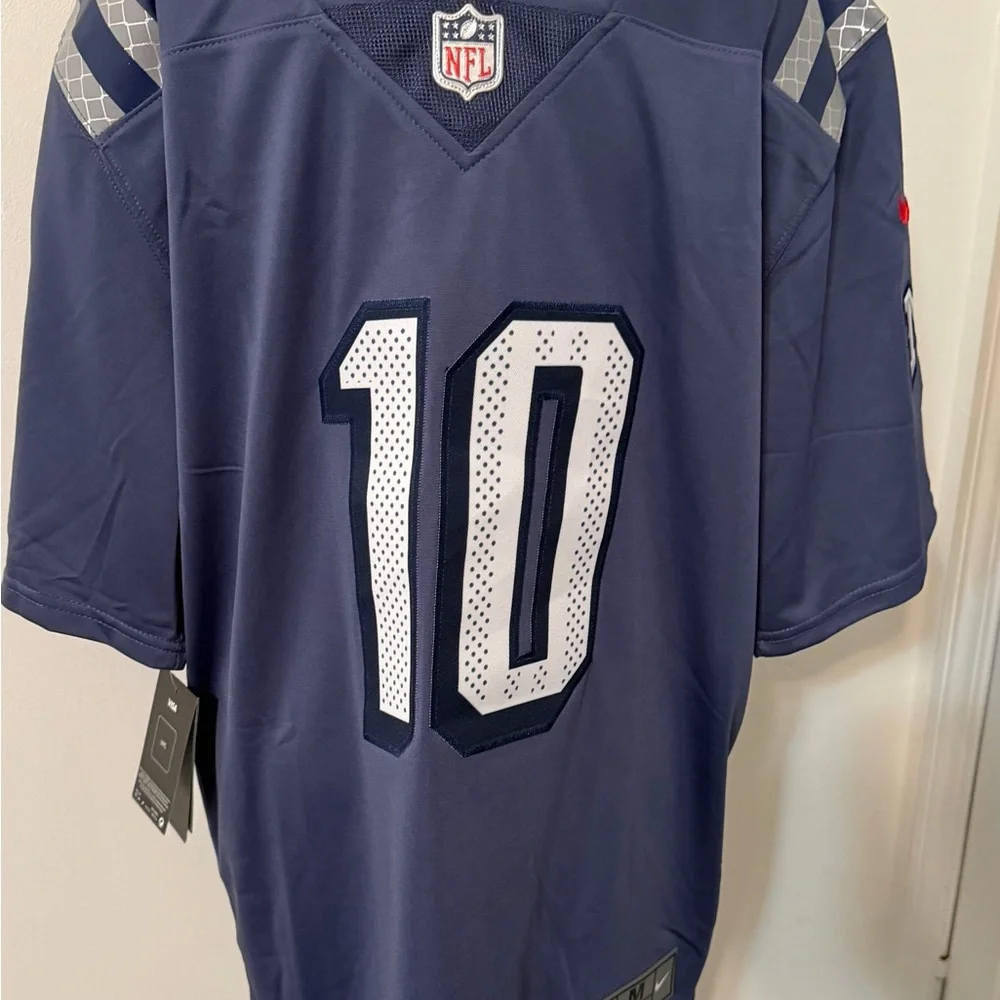 New England Patriots Football Jersey - Picture 2 of 6